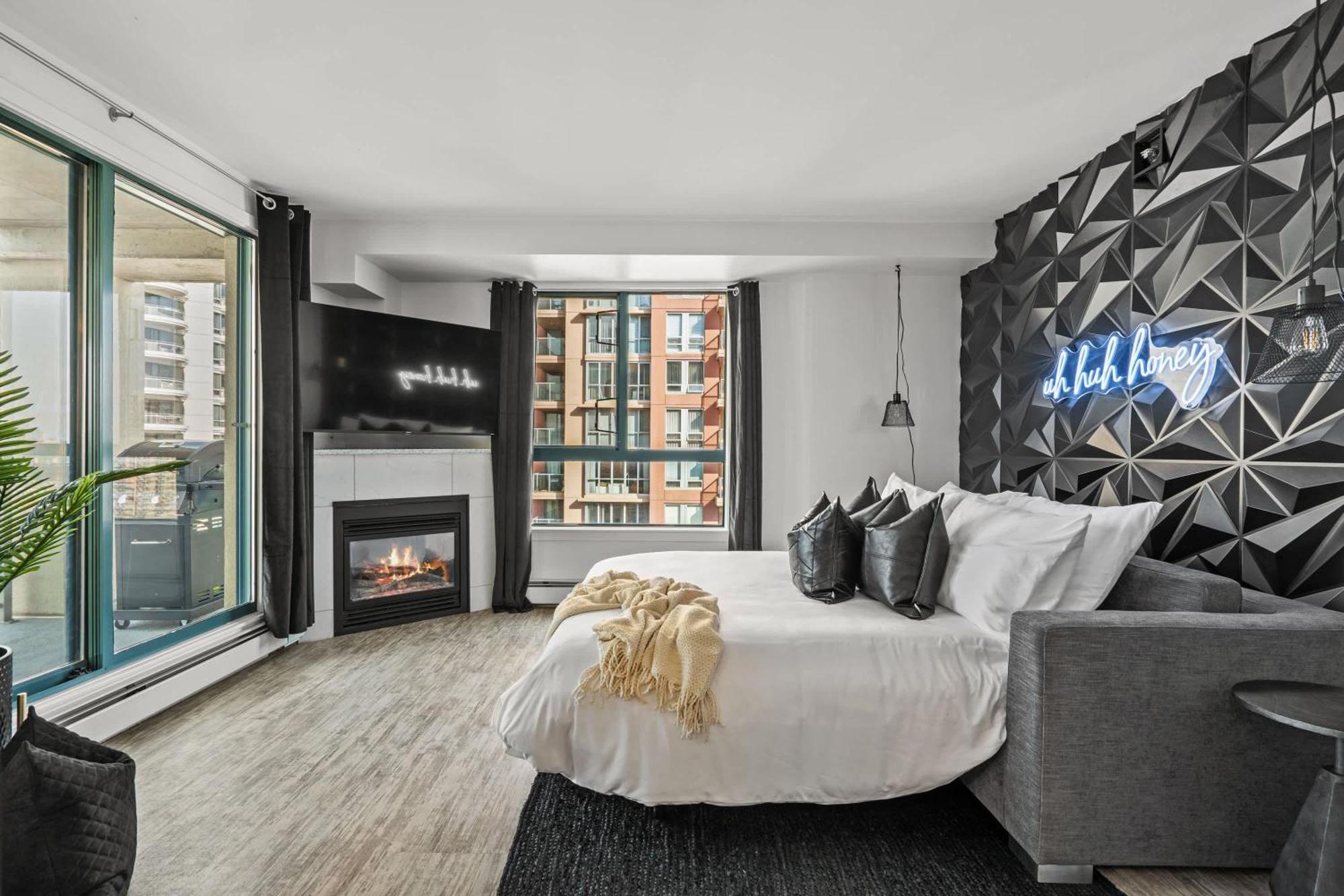 The Loki I Patio & Bbq I Sleeps 5 I Downtown I Tv Villa YYC Exterior photo
